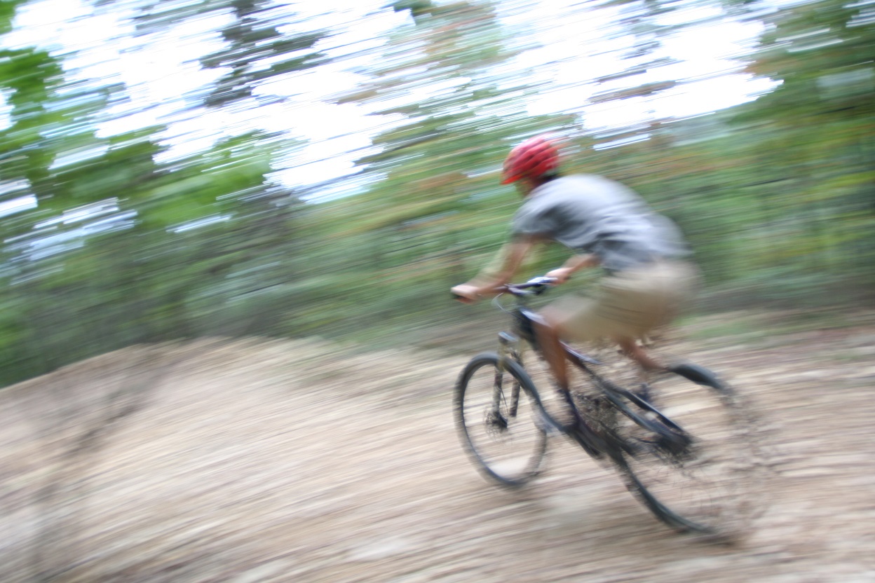 How to Stop Front-Wheel Wandering on Steep Climbs: A 4-Step MTB Grip and Body-Position Reset